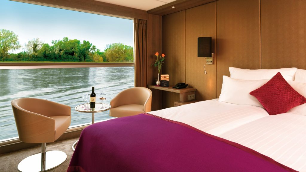 02-AMADEUS-Silver-II_Cabin-01a-Kopie-1-scaled