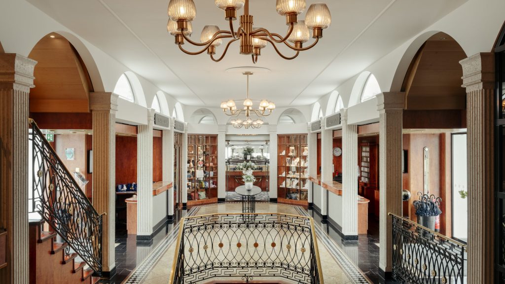 GLORIA Lobby and Decks (2)