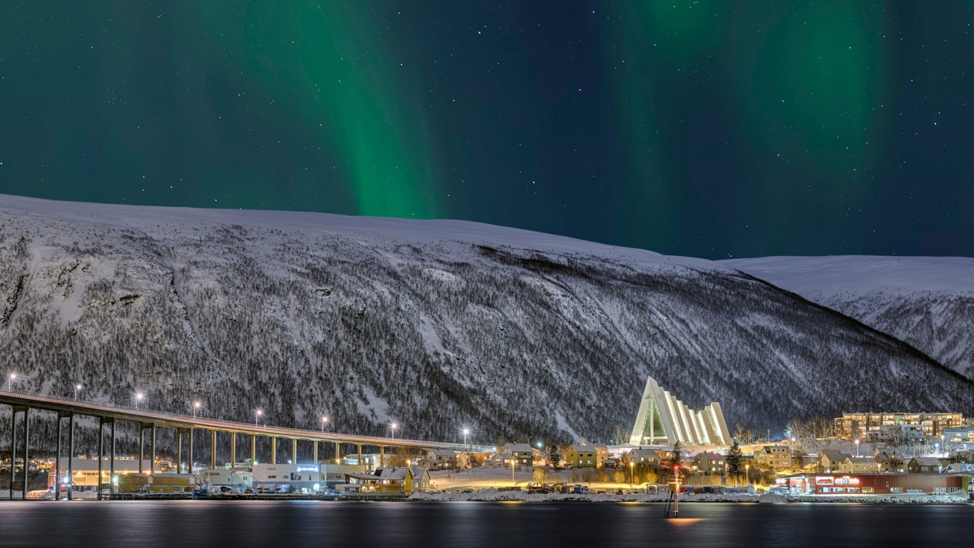 Norwegen Tromso Eismeerkathedrale Nordlicht