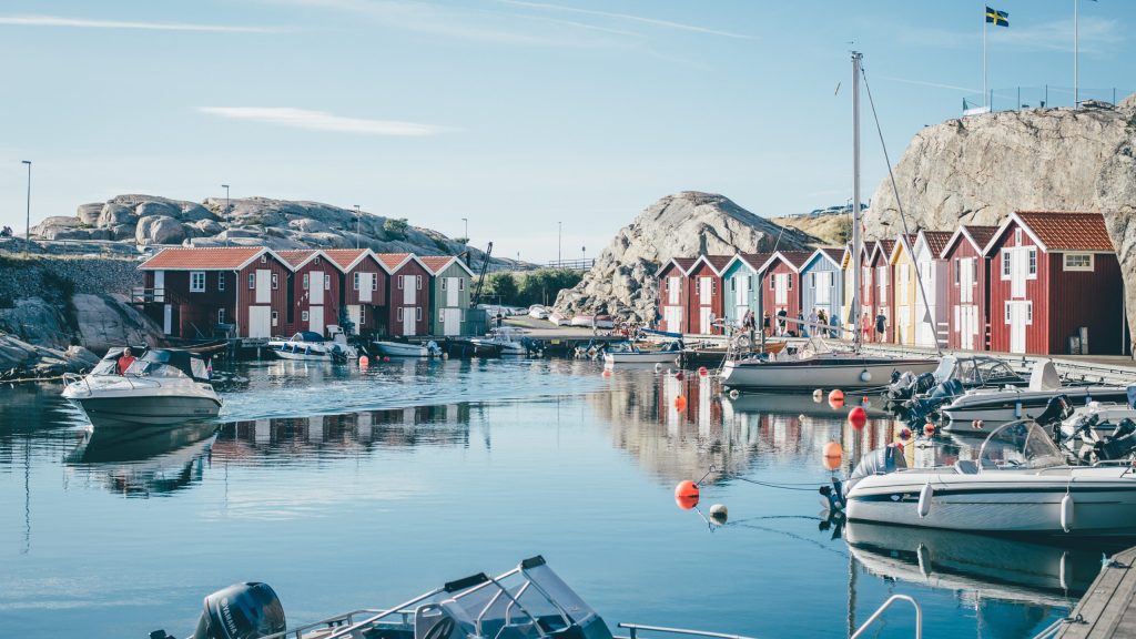asaf_kliger-west_coast_island_town-6648