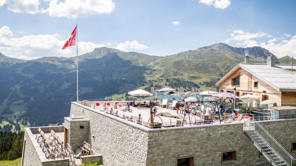 bergrestaurant-scharmoin-lenzerheide-sommer_16649986.817806ee