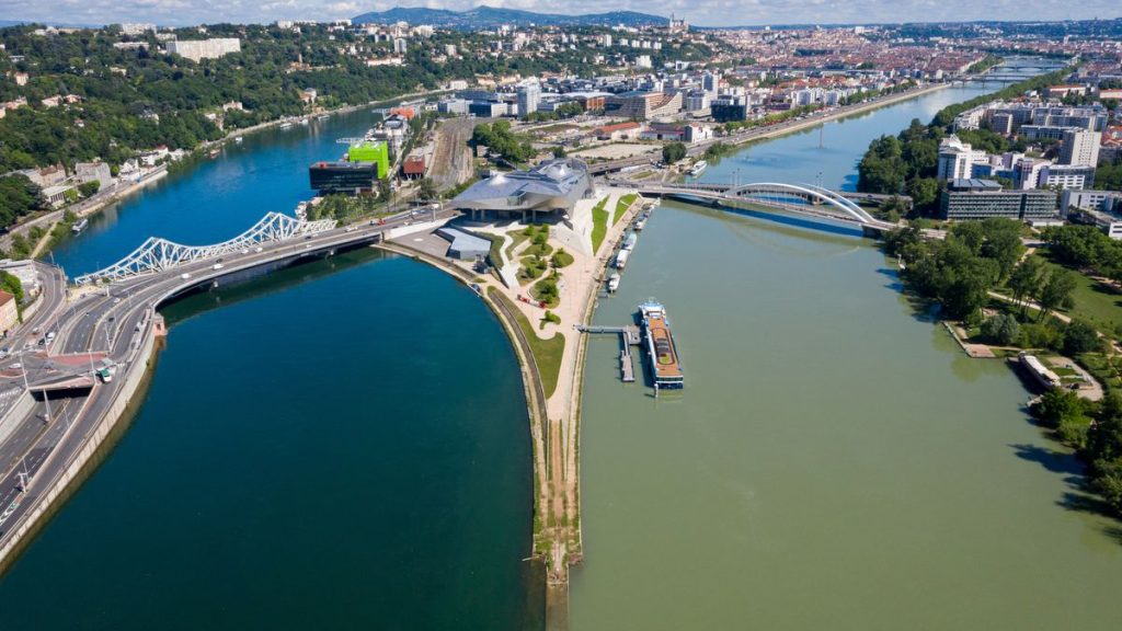 Musée des Confluences à Lyon (69). Situé au confluent de la Saône et du Rhône.