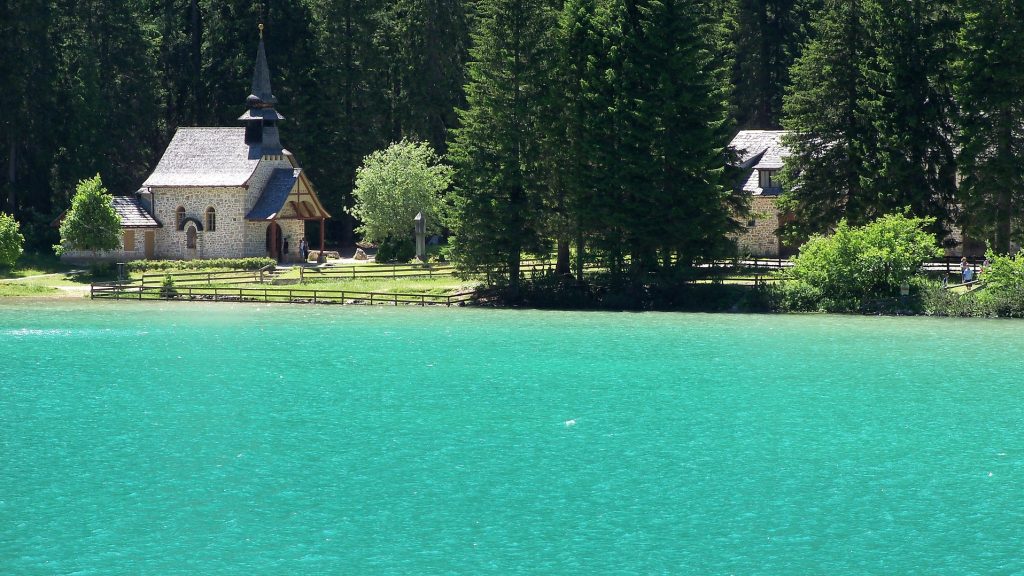 lake-braies-2802032_1920