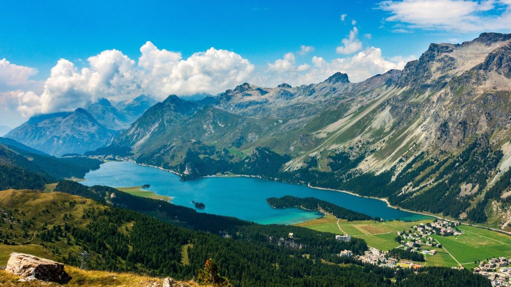 lake-sils-8313156_1920