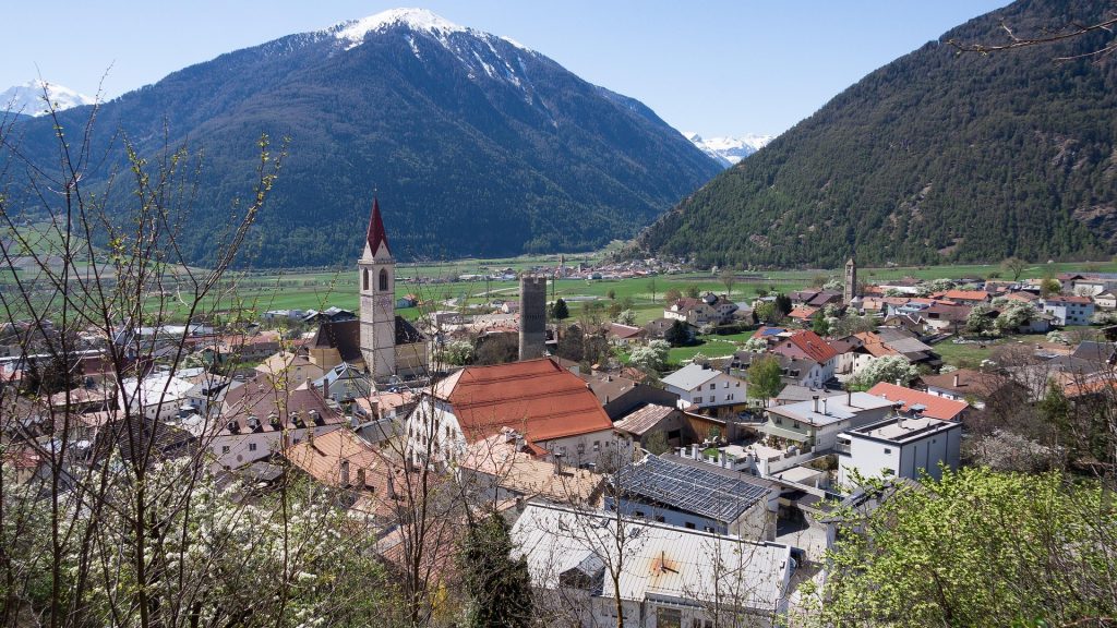 location-2237720_1920