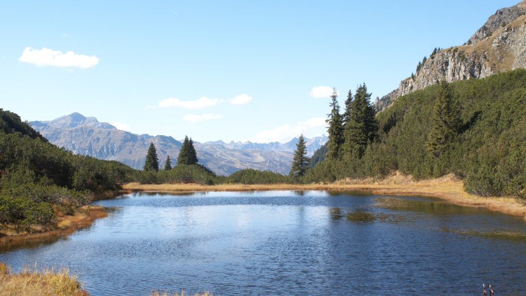 mountain-lake-3731526_1920