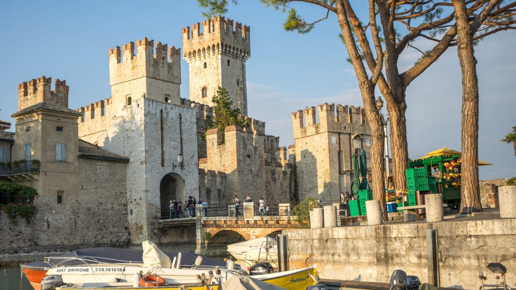 scaliger-castle-959171_1920