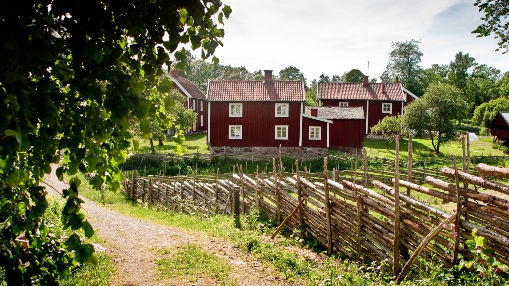tony_töreklint-red_cottages-694