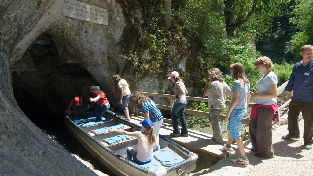 wimsener--hoehle--einfahrt
